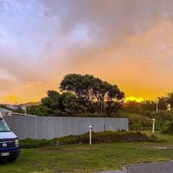 An der Ostküste geht die Sonne logischerweise auf der Landseite unter