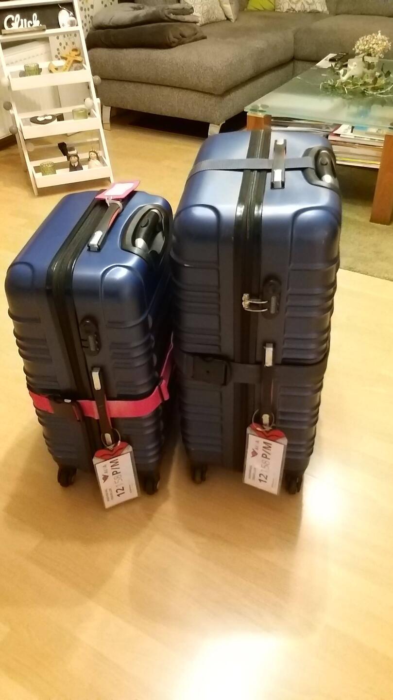 Den kleinen Koffer brauche ich nur für mein Seitenschläferkissen.🤣