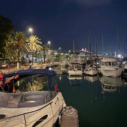 Wir finden einen kleinen Campingplatz vor Altea ...