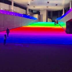 Der Eingang zum Kaufhaus