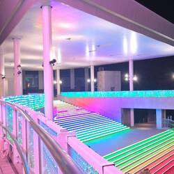 Eingang zu einem Einkaufszentrum