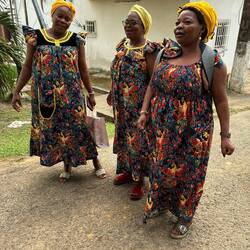 Drei Sängerinnen mit Gospel-Einlage