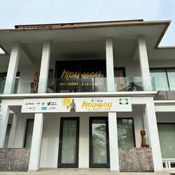 Museumsgebäude für den Höhlenfund