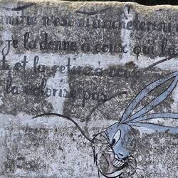 Mon amitié n'est ni á acheter, ni á vendre, je la donné a ceux qui la merite.