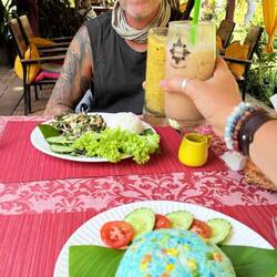 Un bon repas au Garden Café 😍(riz aux fleurs 🌸 pour moi)