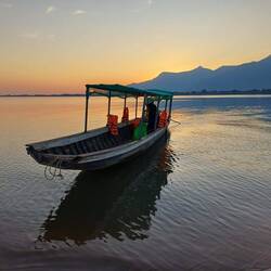 Après un magnifique coucher de soleil notre bateau nous ramène 🤗