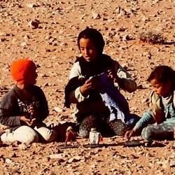 Der Verkaufsstand vor unserem Auto!