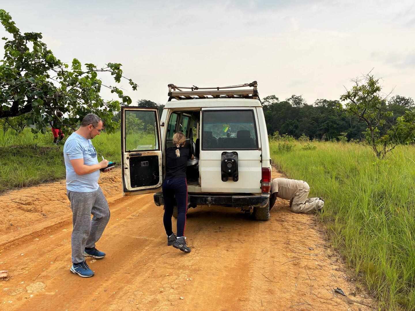Eine Autopanne gehört zu einer guten Safari einfach dazu