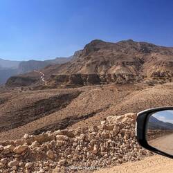Es stiebt mächtig hinter uns