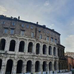Die ganze Stadt voller Geschichte... oder alter Steine, wie man möchte.