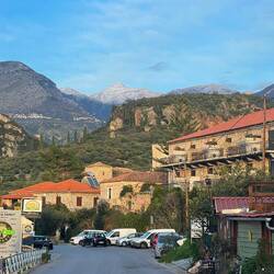 ..wir sind nun wieder in Kardamili 50km weiter südlich 💙🤍💙