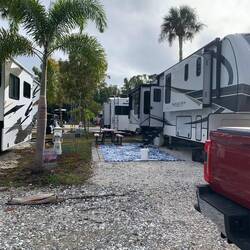 Zwischen Palme und unserer Alli stand unser Zelt...