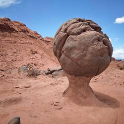 Skurrile Felsgebilde muss man nicht lange suchen