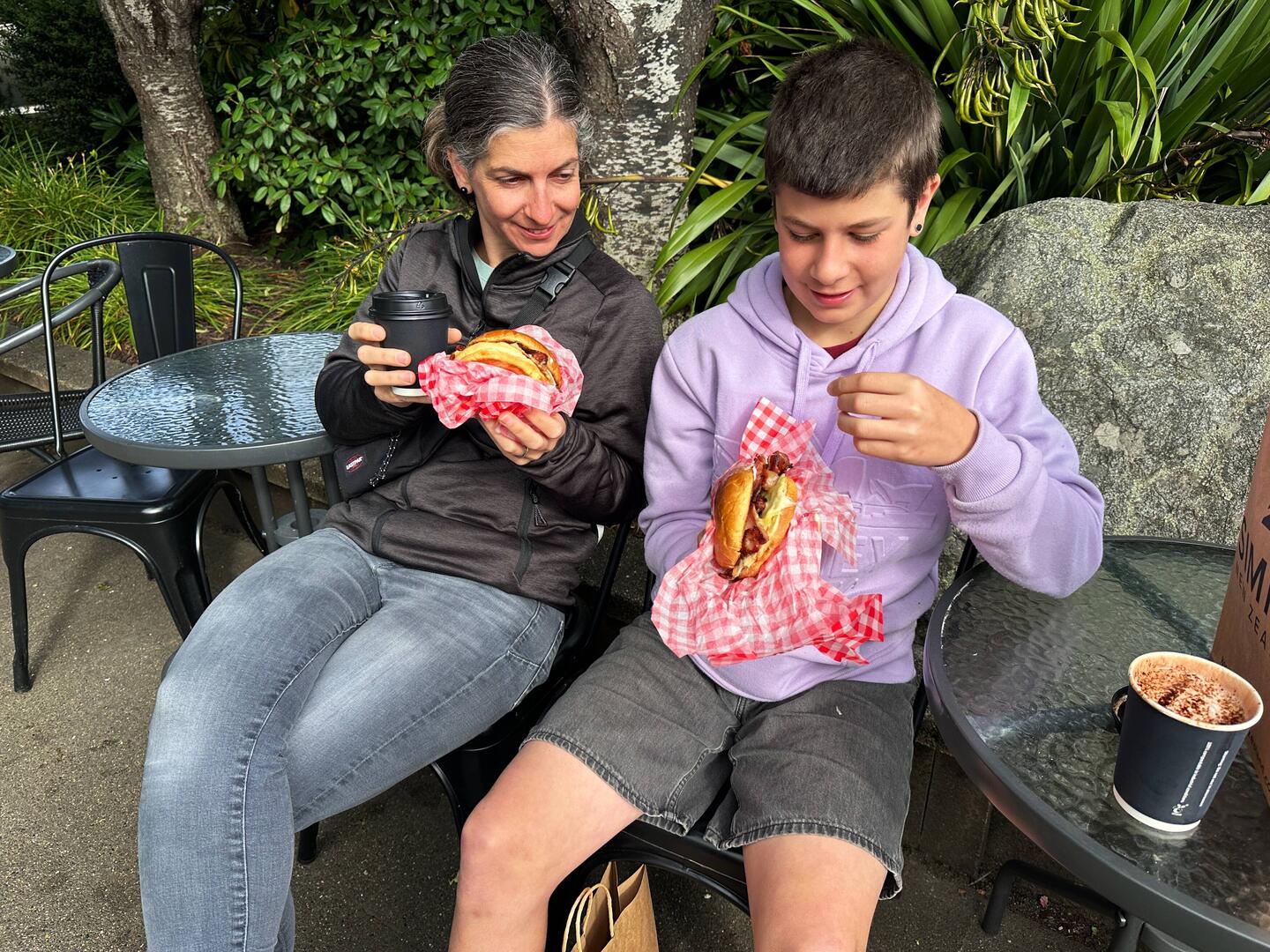 Unser gesundes Zmorge ein Buttie mit Speck und Spiegelei