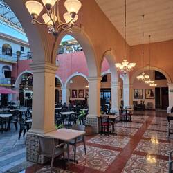 Unser Hotel mit tollem Innenhof