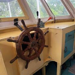 Love the traditional boat wheel- but of course! What did I expect?