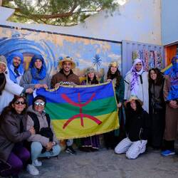 Mit der Flagge der Berber