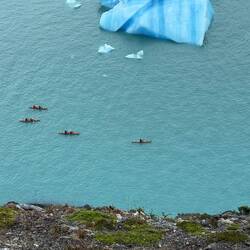 ... und die Paddler ganz klein dagegen..