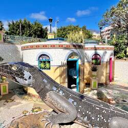 sogar die Toiletten sind ein Kunstwerk