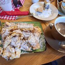 ....kaum zu schaffen, im "Cafe zum Tiroler"🙆