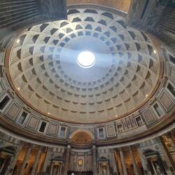 Die Kuppel mit der 9m Öffnung