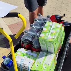 Das Auto mit der Lieferung war bummvoll😅