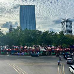 Foodmarkt auf einem Kreisverkehr 🔥🥘