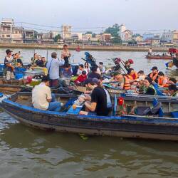 Floating market