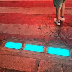 These bricks glow red or green, for cross/don't cross