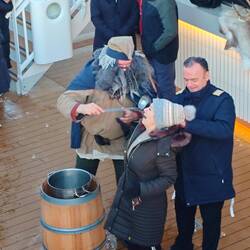 Und feste den Kragen runter