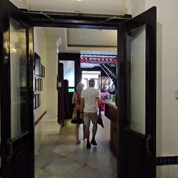 Abgaben wurden nach Größe der Front bezahlt. Darum sind alle Häuser sehr tief gebaut.