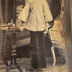 Früher waren Frauen mit mini Füßen schön.