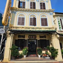 Luxushotel. 80 m tief.