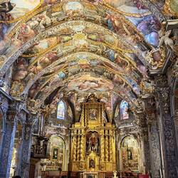 Wow! San Nicolás - katholische Kirche im gotischen Stil mit Barockinterieur ...