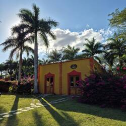 Garten direkt an der Cenote