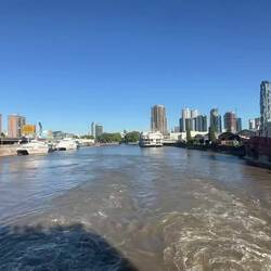 Schwupp, sind wir raus aus dem Hafen...