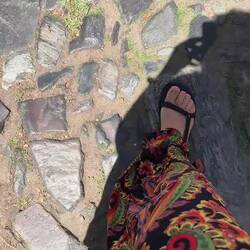 Kolonialer Strassenbelag... ganz schön holprig