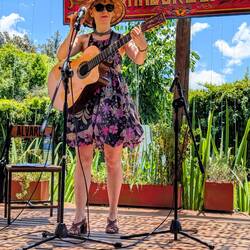 Brazilian guitarist and singer for lunchtime entertainment.