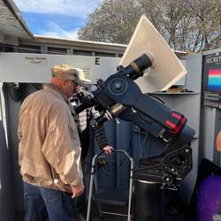 Les looking at solar flares