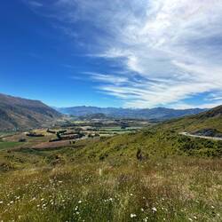 Schöne Aussicht auf dem Crown Range Pass