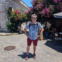 Lovely colour accents, along with some flowery trees.