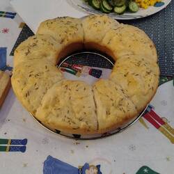 Veras erstes Omnia Brot. Lecker.