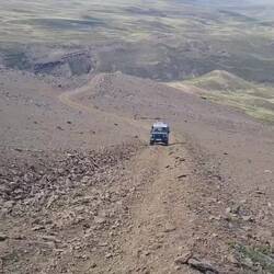 So nicht! Der 2. Anlauf mit Hilfe beider Differentialsperren gelingt.