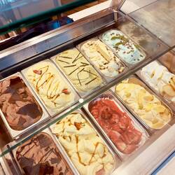 The gelato bar is so good. Missed this.