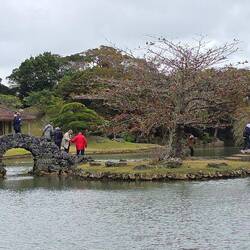 Zwei steinerne Brücken mit Platz für Boote zum Durchfahren