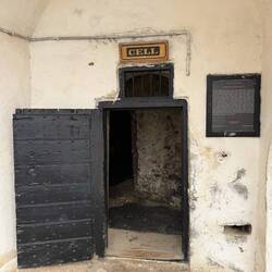 Die Zelle ohne Licht Wasser Essen bis zum Tod