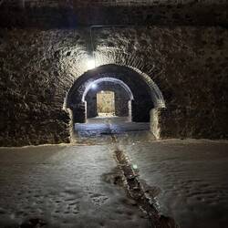 200 Personen pro Abteil. Auf dem Boden alles Fäkalien.