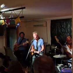 Axel, unser "privater Wohnmobilmusiker" in der Nacht...