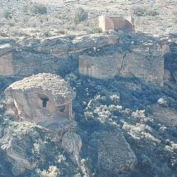 Eroded Boulder House auf der anderen Seite.
