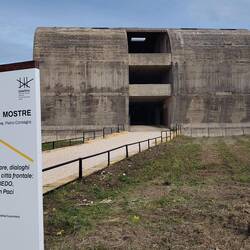 Videokunst in der monumentalen Bauruine del Teatro